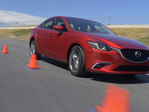 Trải nghiệm lái tốt hơn cùng công nghệ G-Vectoring Control của Mazda