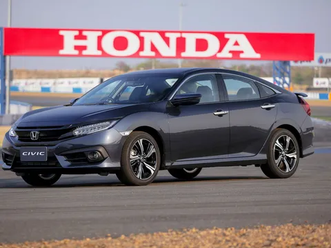 Đánh giá nhanh Honda Civic 2016 dùng động cơ  tăng áp 1.5 lít tại Malaysia