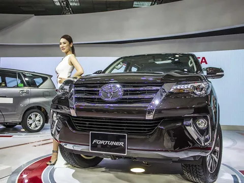 Chi tiết Toyota Fortuner thế hệ mới ra mắt tại Vietnam Motor Show 2016