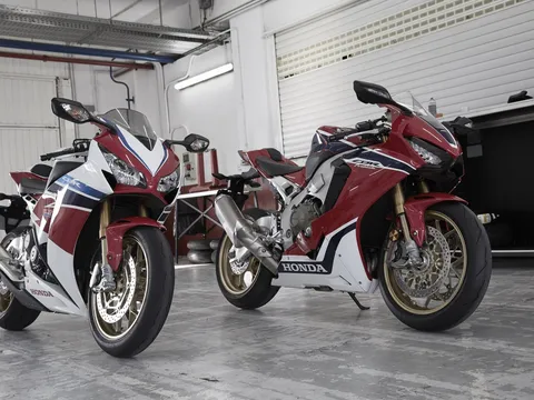 Honda chuẩn bị trình làng Fireblade và CB1100 mới