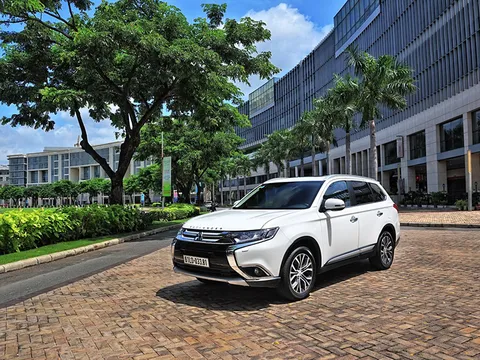 Giải mã chi tiết Mitsubishi Outlander 2016 mới ra mắt tại Việt Nam cùng chuyên gia
