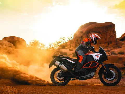 KTM ra mắt 1290 Super Adventure R 2017