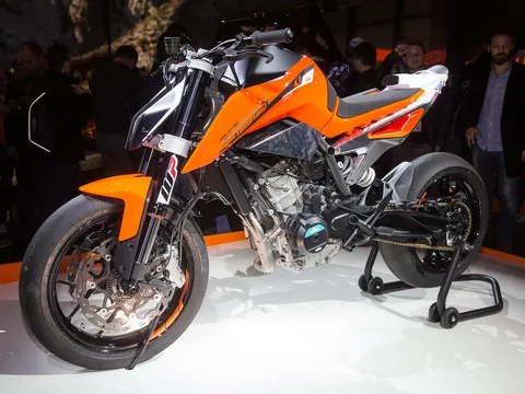 Cận cảnh nguyên mẫu KTM 790 Duke tại triển lãm EICMA 2016