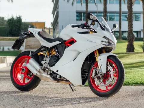 Ducati Supersport - chiếc xe đẹp nhất tại triển lãm EICMA 2016