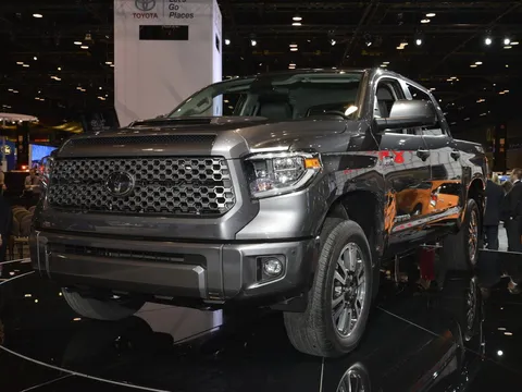 Toyota giới thiệu phiên bản 2018 cho mẫu Tundra và Sequoia