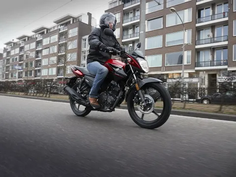Yamaha giới thiệu YS125 cho người mới chơi môtô