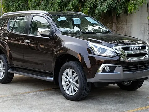 Cận cảnh SUV cỡ trung Isuzu MU-X 2017 "bằng xương, bằng thịt"