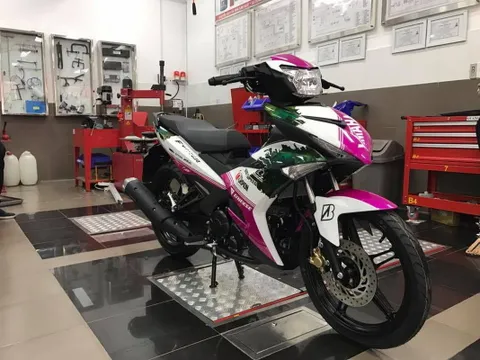 Cận cảnh Exciter với màu sơn độc từ một đại lý của Yamaha Việt Nam