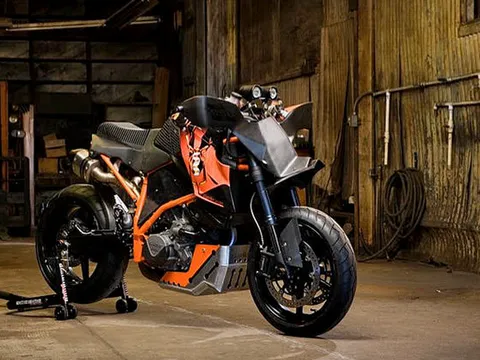 KTM Super Duke R biến hóa "dị thường" qua tay nhà thiết kế Mark Dugally
