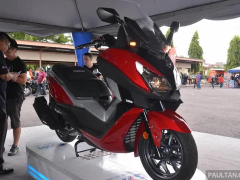 SYM ra mắt xe tay ga cỡ lớn Cruisym 300i 2017