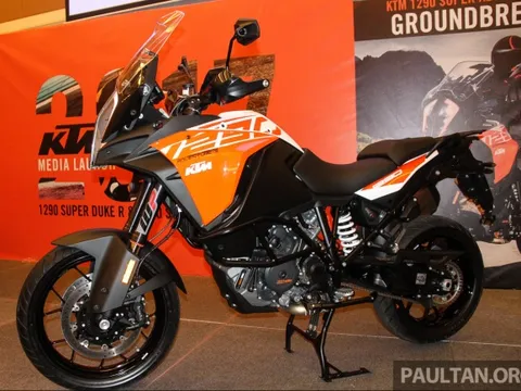 KTM trình làng hai mẫu 1290 Super Adventure S và 1290 Super Duke R tại Malaysia
