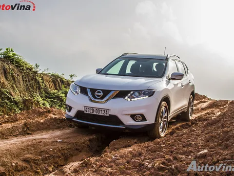 Khi một chiếc Nissan X-Trail đi off-road