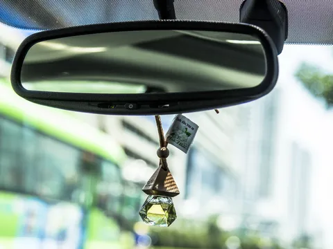 Giảm say xe, khử sạch mùi khó chịu khi sử dụng ô tô bằng tinh dầu treo xe