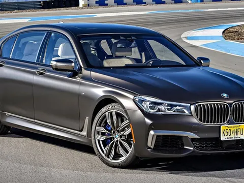 BMW lại triệu hồi M760Li do lỗi rò rỉ dầu 