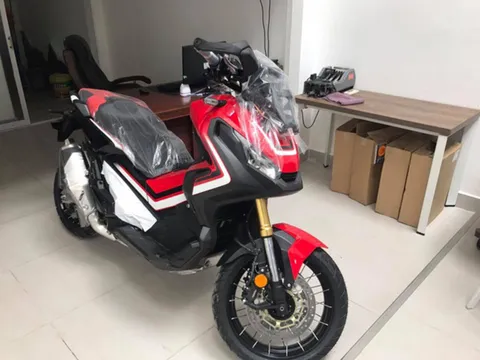 “Ngợp” với dàn xe tay ga Honda X-ADV 750 phân khối nhập khẩu về Việt Nam