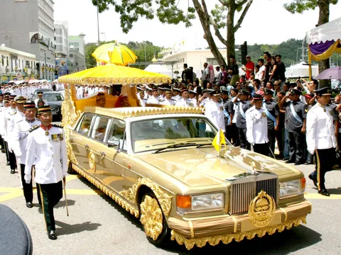 12 siêu xe limousine kỳ lạ trên thế giới