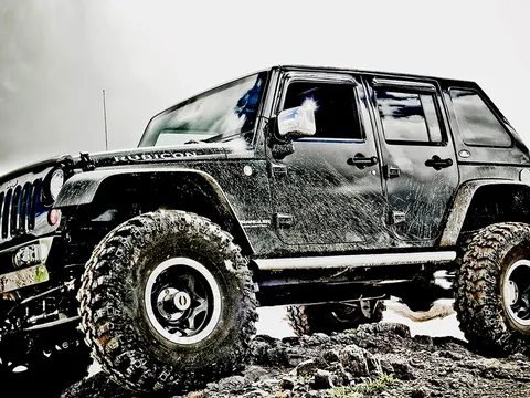 Làm sao để “hô biến” một chiếc xe dẫn động 4 bánh thành chiến binh off-road?