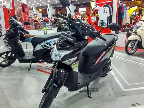 Lên kệ xe tay ga Honda BeAT POP eSP
