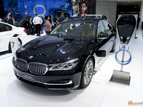 BIMS 2018: Cận cảnh sedan hybrid hạng sang BMW 740Le