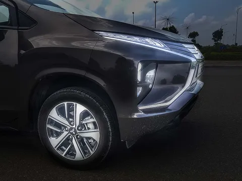 2018 Mitsubishi Xpander chọn số sàn MT hay tự động AT ?