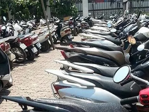 Những tác hại khôn lường khi để xe máy dưới trời nắng