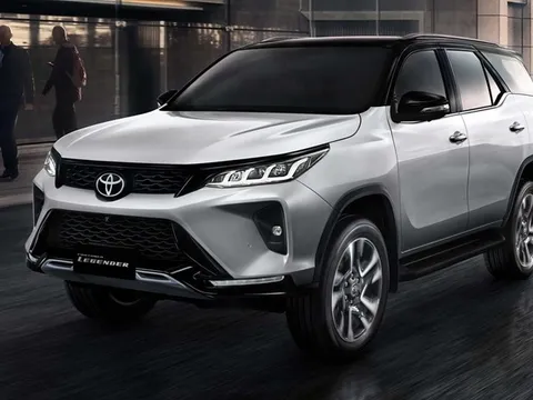 Toyota Fortuner 2020 lộ thông số kỹ thuật