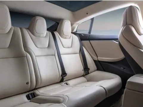 Tesla chờ phê duyệt hệ thống chống quên trẻ em hàng ghế sau công nghệ cao