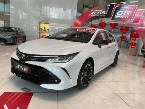 Toyota Corolla Altis GR Sport 2022 đã có mặt đại lý