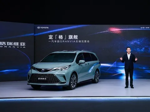 Toyota Granvia 2022 trình làng