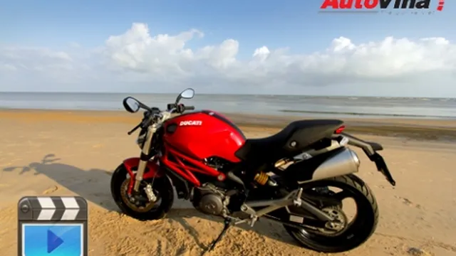 "Cầm cương" Ducati Monster 795