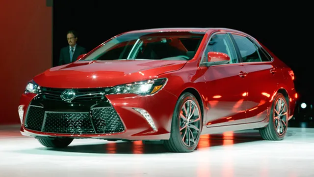 Cận cảnh Toyota Camry 2015