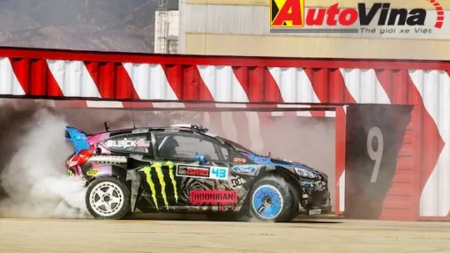 Clip: xem Ford Fiesta "làm xiếc" trong Gymkhana 6