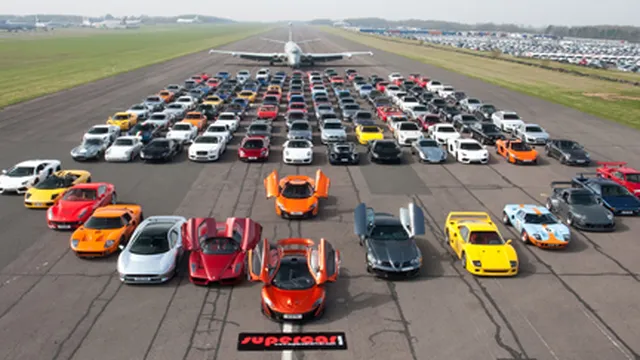 150 siêu xe tụ họp ở đường băng