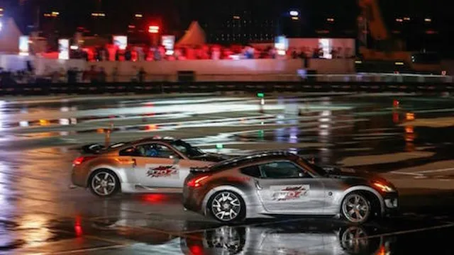 Video: Xem xe Nissan lập kỷ lục drift