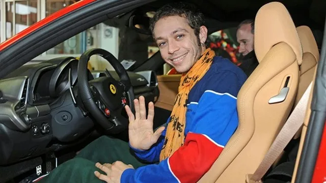 Chán mô tô, Rossi chuyển qua đua ô tô ?