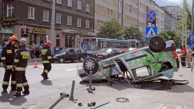 Hậu quả kinh hoàng vì vượt đèn đỏ