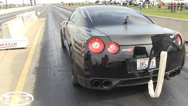Nissan GT-R "độ" lập kỉ lục thế giới mới 