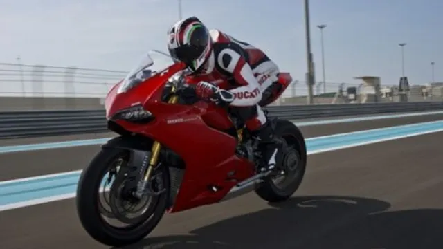 Ducati 1199 Panigale chạy thử tại Abu Dhabi