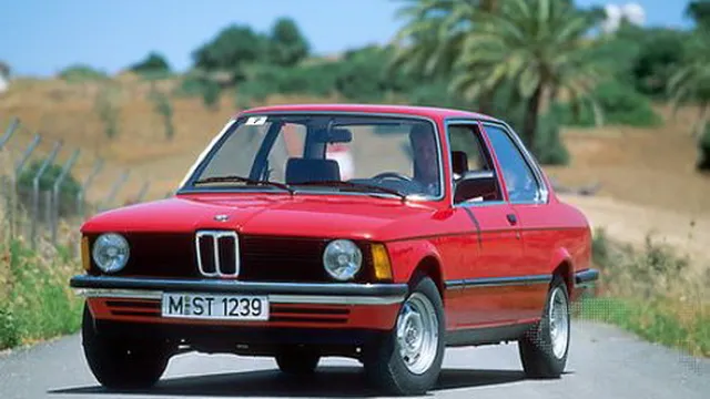 Lịch sử BMW 3-Series qua 3 phút video