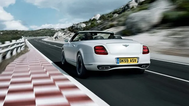 [Video]Xem test xe Bentley tại trường đua Abu Dhabi