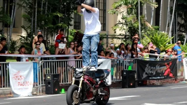 Mô tô nhảy Gangnam Style như thế nào?