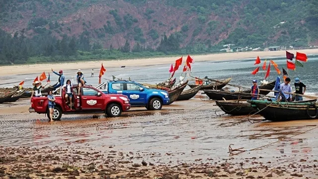 Video: Vinaventure khám phá biển Bãi Lữ