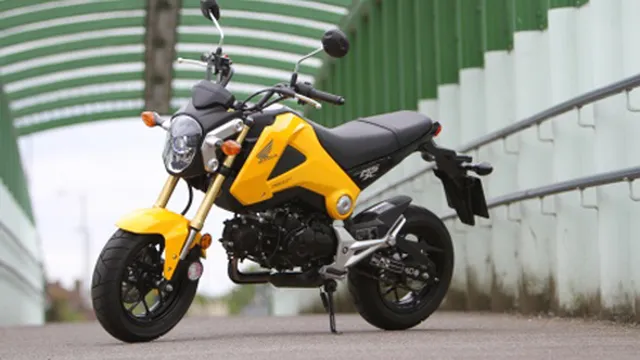 Video: Màn “xào, chẻ” của Honda MSX 125