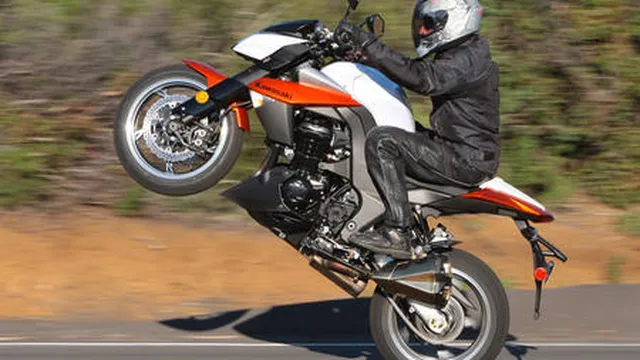 Clip : Đùa giỡn với Kawasaki Z1000