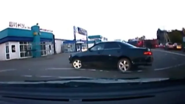 Xem cảnh sát Nga "liều mình" đuổi tội phạm