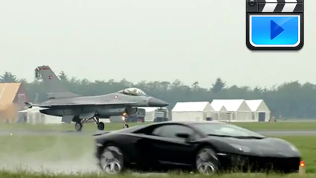 [clip]Aventador đua tốc độ với máy bay chiến đấu