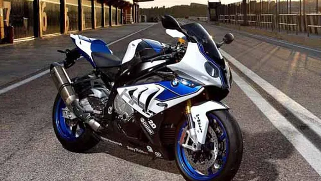 Chạm 300km/h, BMW S1000RR vẫn “ngửi khói”