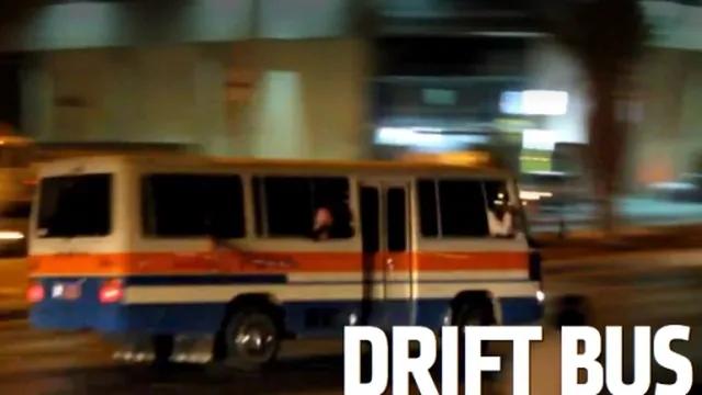 Chán xe hơi, người Ả Rập drift...xe buýt