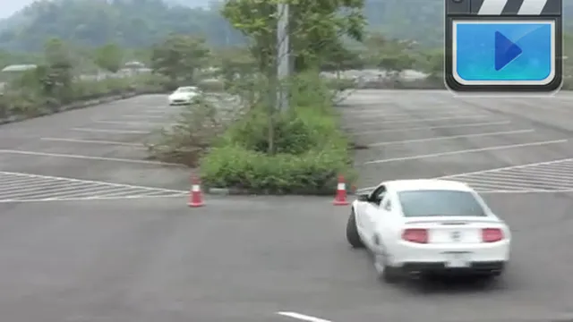 Xem người Hà Nội thể hiện niềm đam mê drift