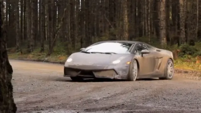 "Đau xót" xem siêu xe bị "hành xác"